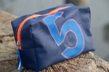 Kosmetiktasche blau eckig mit Zahl